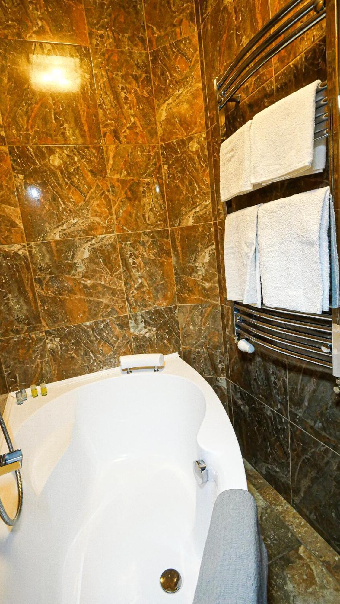 Residence Moravia Apartments Karlovy Vary Ngoại thất bức ảnh